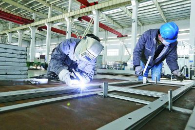宜興:趕制訂單產品 助力醫(yī)療廢水處理